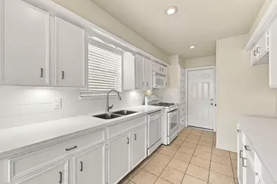 9855 Sagebud Lane, Houston, TX 77089 - Photo 12