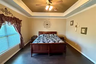 1437 S Blue Bonnet Ln, Angleton, TX 77515 - Photo 14