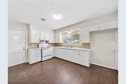 1413 3rd Avenue, Texas City, TX 77590 - Photo 4