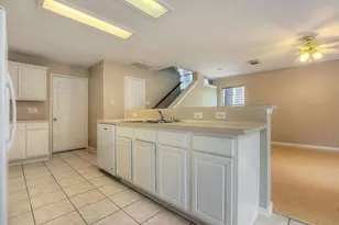 7 Newberry Trail Ct, The Woodlands, TX 77382 - Photo 10