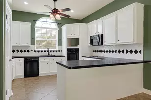 110 Regal Ln, Liberty, TX 77575 - Photo 8