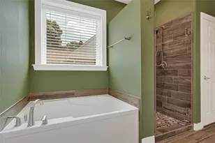 110 Regal Ln, Liberty, TX 77575 - Photo 20