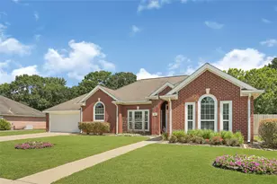 110 Regal Ln, Liberty, TX 77575 - Photo 2