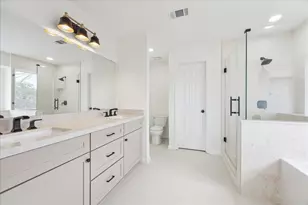 4524 Fox Run St, Pearland, TX 77584 - Photo 4