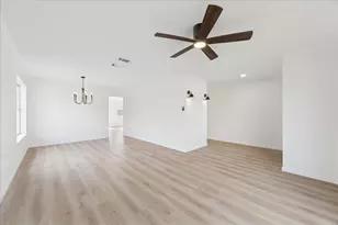 4524 Fox Run St, Pearland, TX 77584 - Photo 8