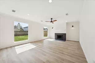 4524 Fox Run St, Pearland, TX 77584 - Photo 6