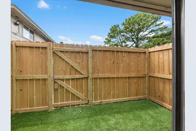 5634 Birchmont Drive #22, Houston, TX 77091 - Photo 10