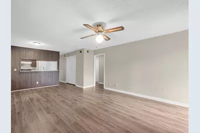 5634 Birchmont Drive #22, Houston, TX 77091 - Photo 4