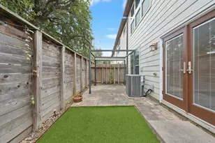 1214 Sampson St, Houston, TX 77003 - Photo 36