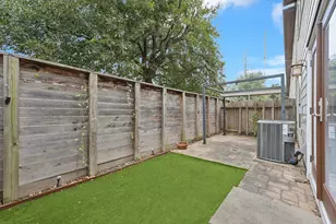 1214 Sampson St, Houston, TX 77003 - Photo 34