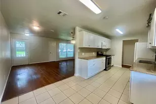 6829 Hazen St, Houston, TX 77074 - Photo 4
