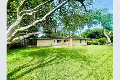 6829 Hazen Street, Houston, TX 77074 - Photo 16