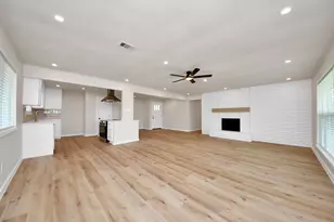 6815 Rockergate Dr, Houston, TX 77489 - Photo 4