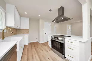 6815 Rockergate Dr, Houston, TX 77489 - Photo 6