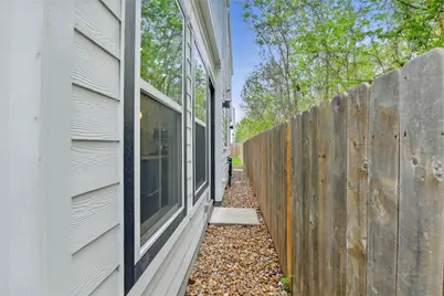 9902 Clark Road #G, Houston, TX 77076 - Photo 24