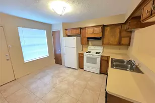 1615 Hazelwood St, Conroe, TX 77301 - Photo 4