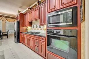 15406 Driftwood Oak Ct, Houston, TX 77059 - Photo 32