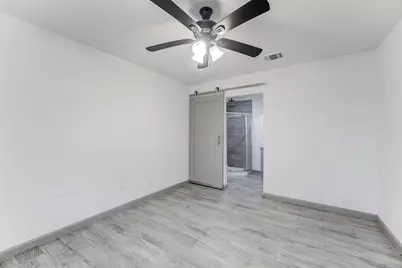 8225 Carolwood Drive, Houston, TX 77028 - Photo 14