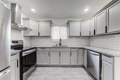 8225 Carolwood Drive, Houston, TX 77028 - Photo 10