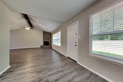 16854 Gleneagle Drive N, Conroe, TX 77385 - Photo 8