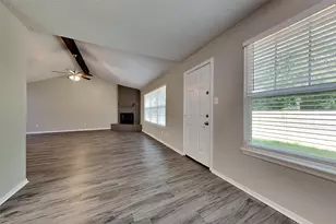 16854 Gleneagle Dr N, Conroe, TX 77385 - Photo 8