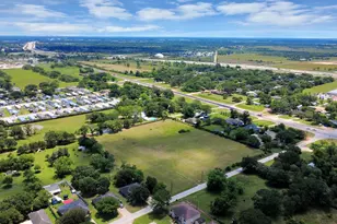 1108 Silliman St, Sealy, TX 77474 - Photo 1
