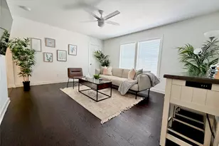 218 W 15th St, Houston, TX 77008 - Photo 2
