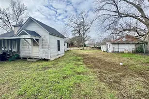 188 Elm St, Blessing, TX 77419 - Photo 18