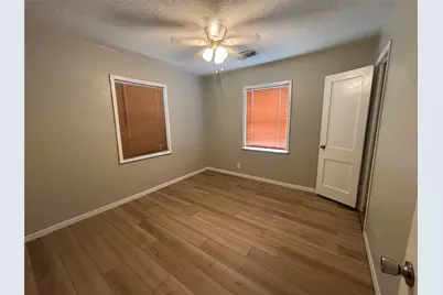 5501 Menard Avenue, Galveston, TX 77551 - Photo 8