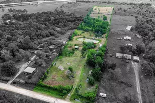124 County Rd 621, Dayton, TX 77535 - Photo 1