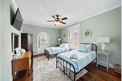 3212 Avenue R 1/2, Galveston, TX 77550 - Photo 24