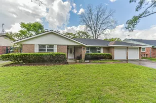 4405 Goldfinch St, Houston, TX 77035 - Photo 2