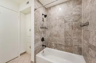 4405 Goldfinch St, Houston, TX 77035 - Photo 34