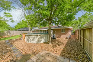 4405 Goldfinch St, Houston, TX 77035 - Photo 40