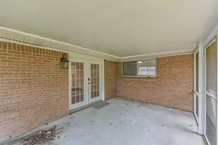 4405 Goldfinch St, Houston, TX 77035 - Photo 36