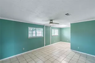 12906 Southspring Dr, Houston, TX 77047 - Photo 10