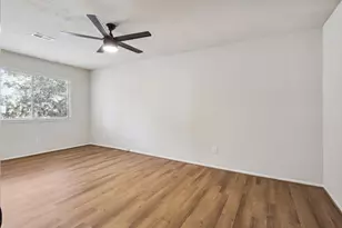 68 NE Yewleaf Rd, The Woodlands, TX 77381 - Photo 20