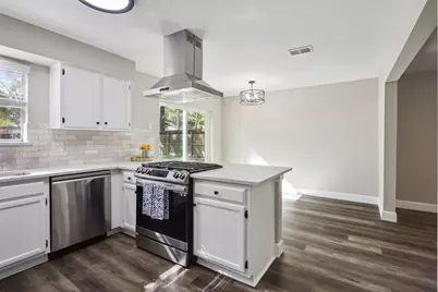 68 NE Yewleaf Road, The Woodlands, TX 77381 - Photo 14