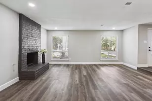 68 NE Yewleaf Rd, The Woodlands, TX 77381 - Photo 6