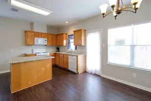 235 N Fowlkes St, Sealy, TX 77474 - Photo 4