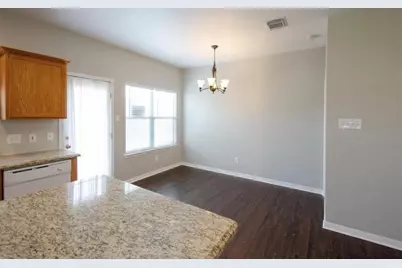 235 N Fowlkes Street, Sealy, TX 77474 - Photo 6