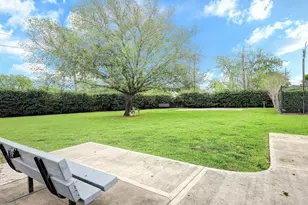 13901 Hollowgreen Dr, Houston, TX 77082 - Photo 30
