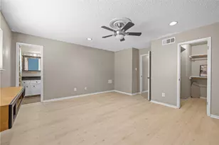 13901 Hollowgreen Dr, Houston, TX 77082 - Photo 18