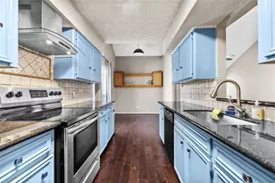 13901 Hollowgreen Dr, Houston, TX 77082 - Photo 10