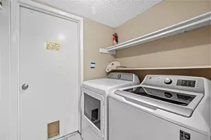 13901 Hollowgreen Dr, Houston, TX 77082 - Photo 12