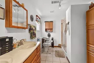 405 N Magnolia St, Highlands, TX 77562 - Photo 14