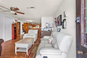 405 N Magnolia St, Highlands, TX 77562 - Photo 4