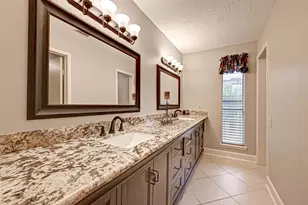 1375 Beaujolais Ln, Houston, TX 77077 - Photo 24