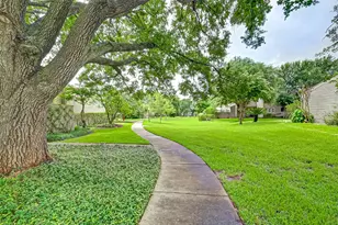 1375 Beaujolais Ln, Houston, TX 77077 - Photo 34