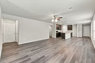 10627 Red Orchid Dr, Houston, TX 77016 - Photo 4